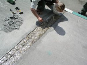 Как защитить бетонный пол